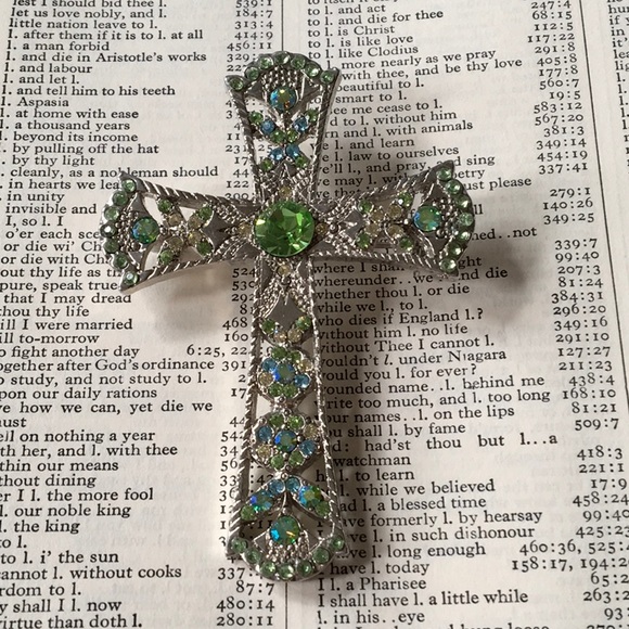 Peridot Mint Green Rhinestone Necklace Cross Brooch Pin Pendant Silver Tone NEW - Picture 3 of 7